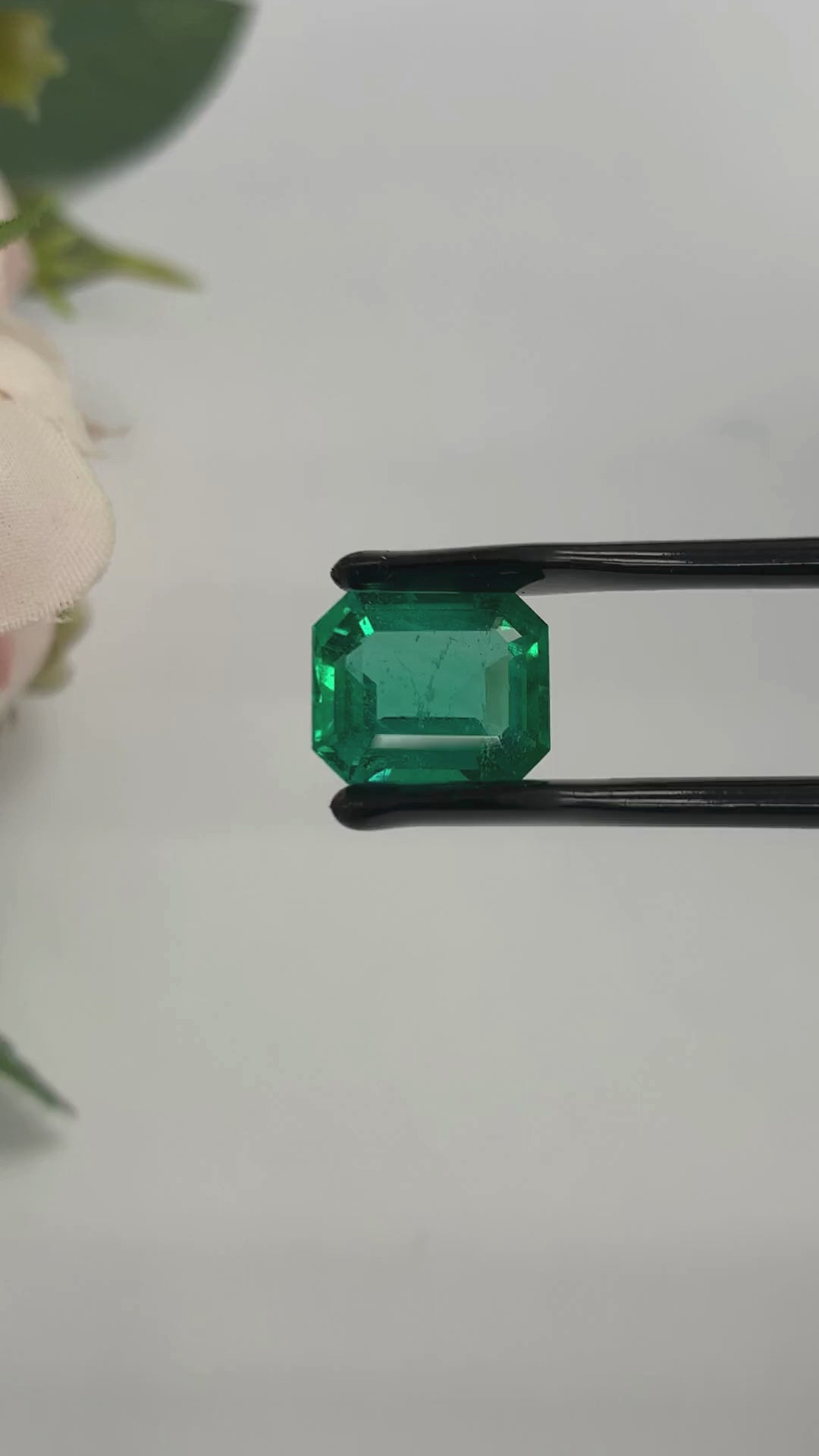 Natural Emerald Gemstones | SR- Takat Gems