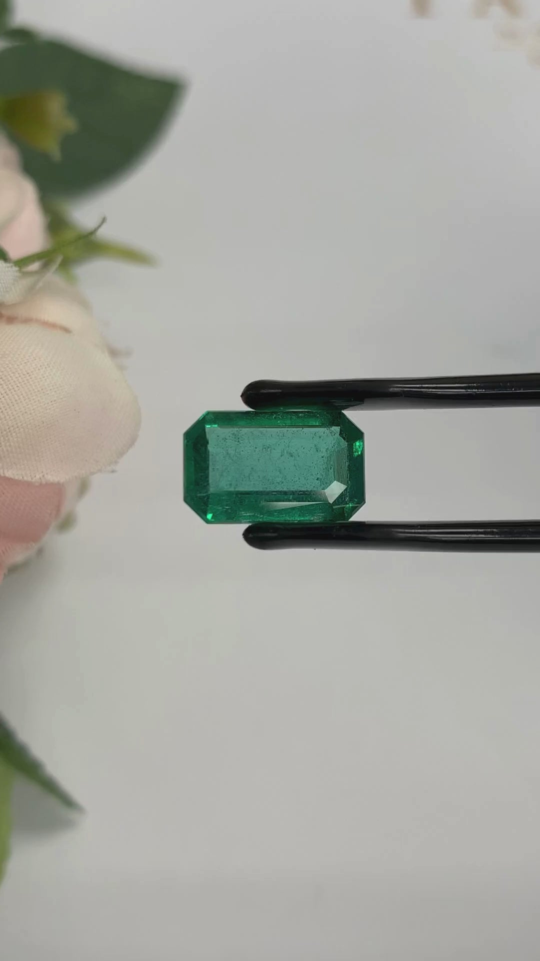 Natural Emerald Gemstones | SR- Takat Gems
