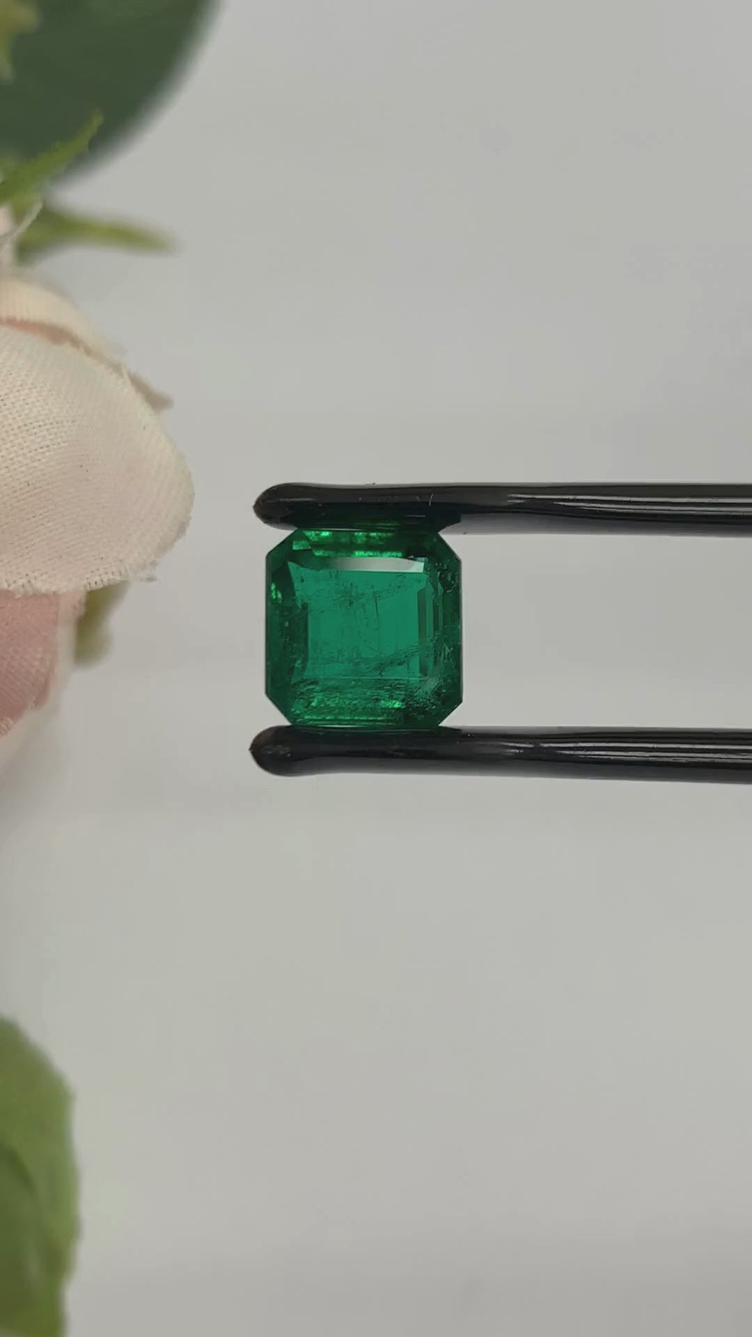 Natural Emerald Gemstones | Sr-Takat Gems