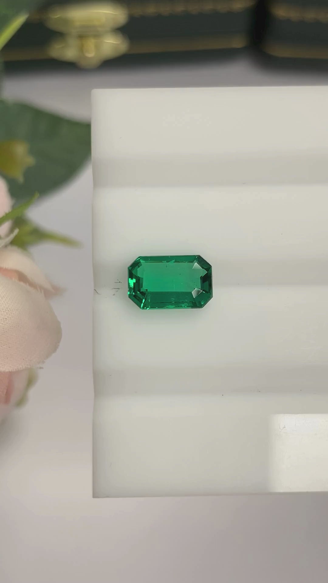 Natural Emerald Gemstones | SR- Takat Gems