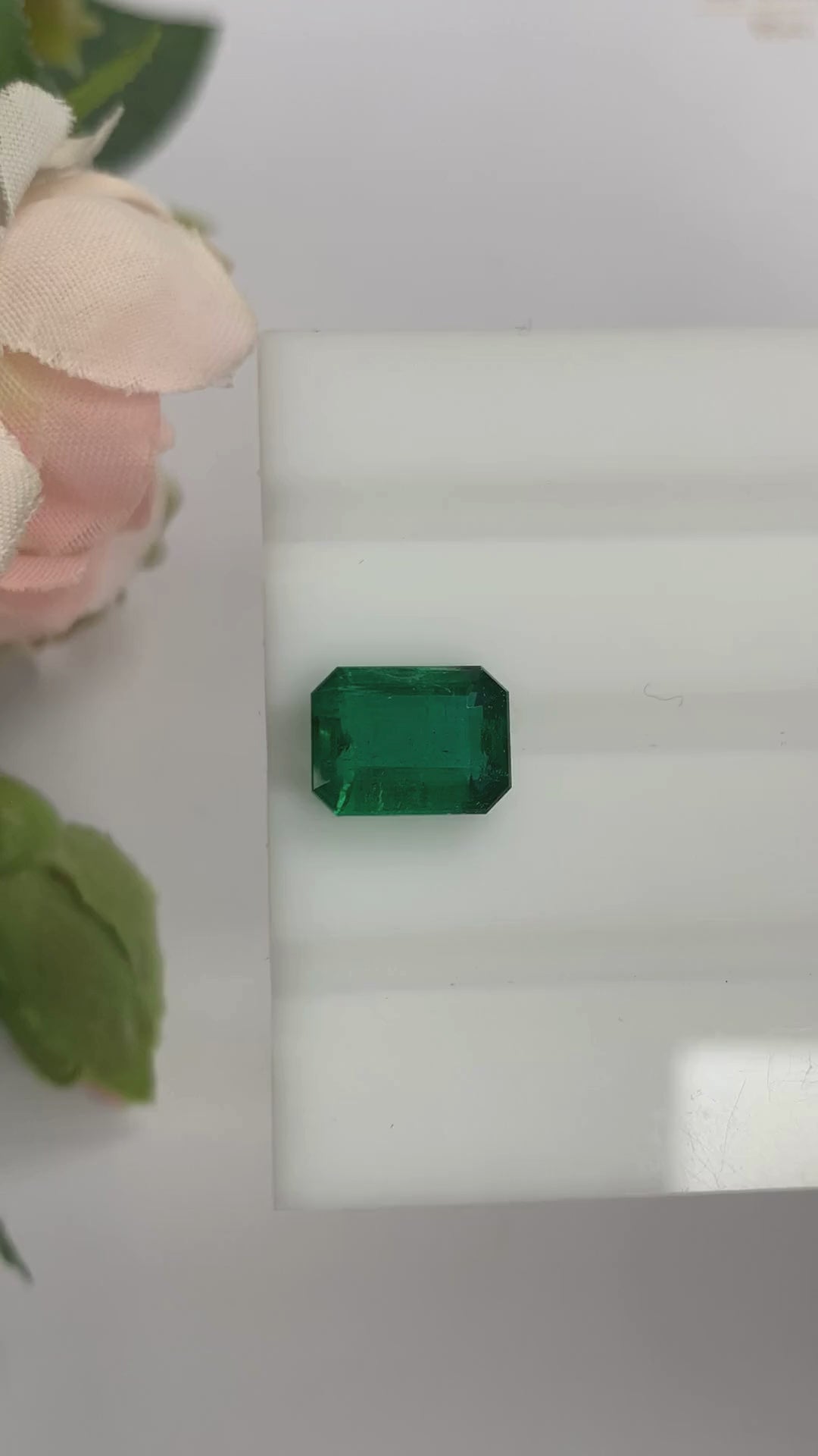 Natural Emerald Gemstones | SR-Takat Gems