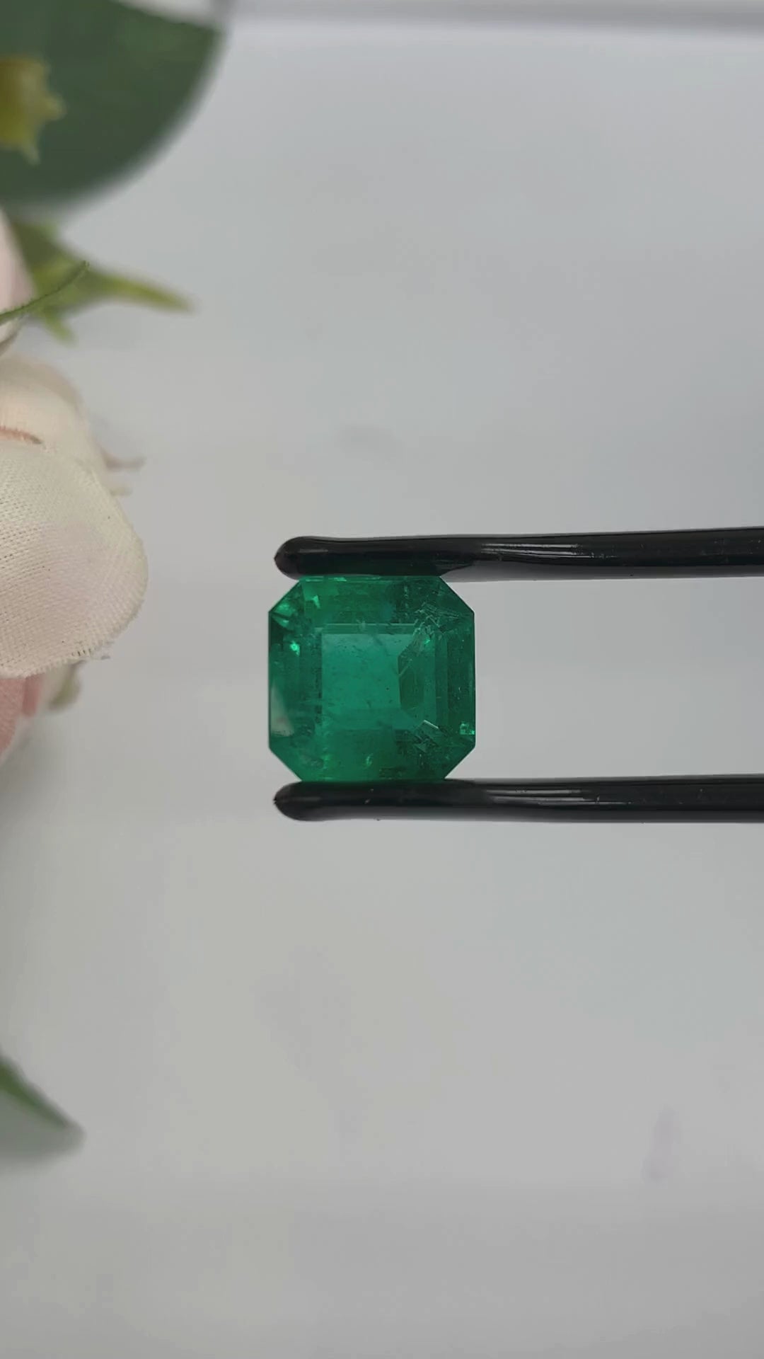 Natural Emerald Gemstones | SR- Takat Gems