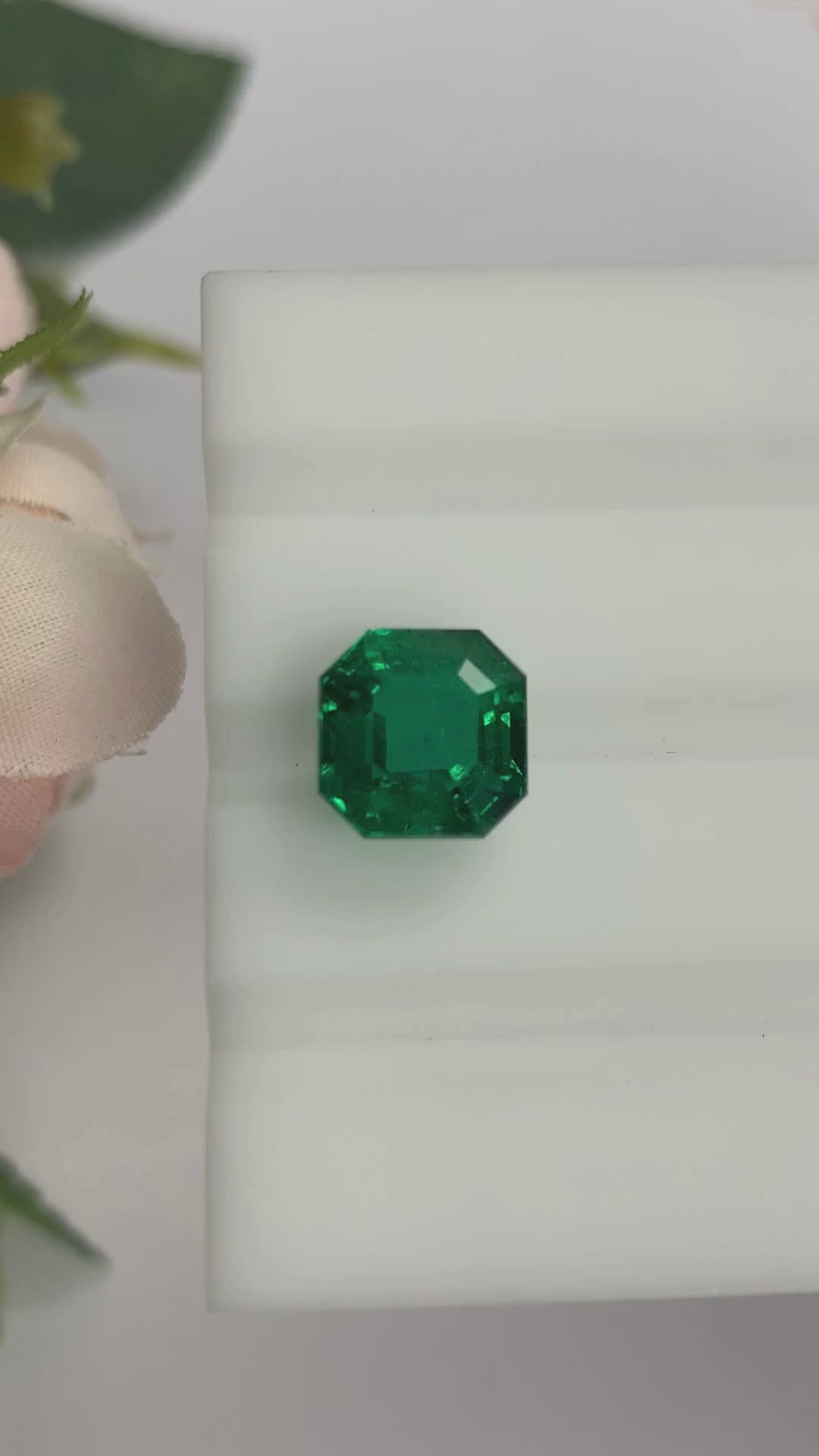 Natural Emerald Gemstones | SR- Takat Gems