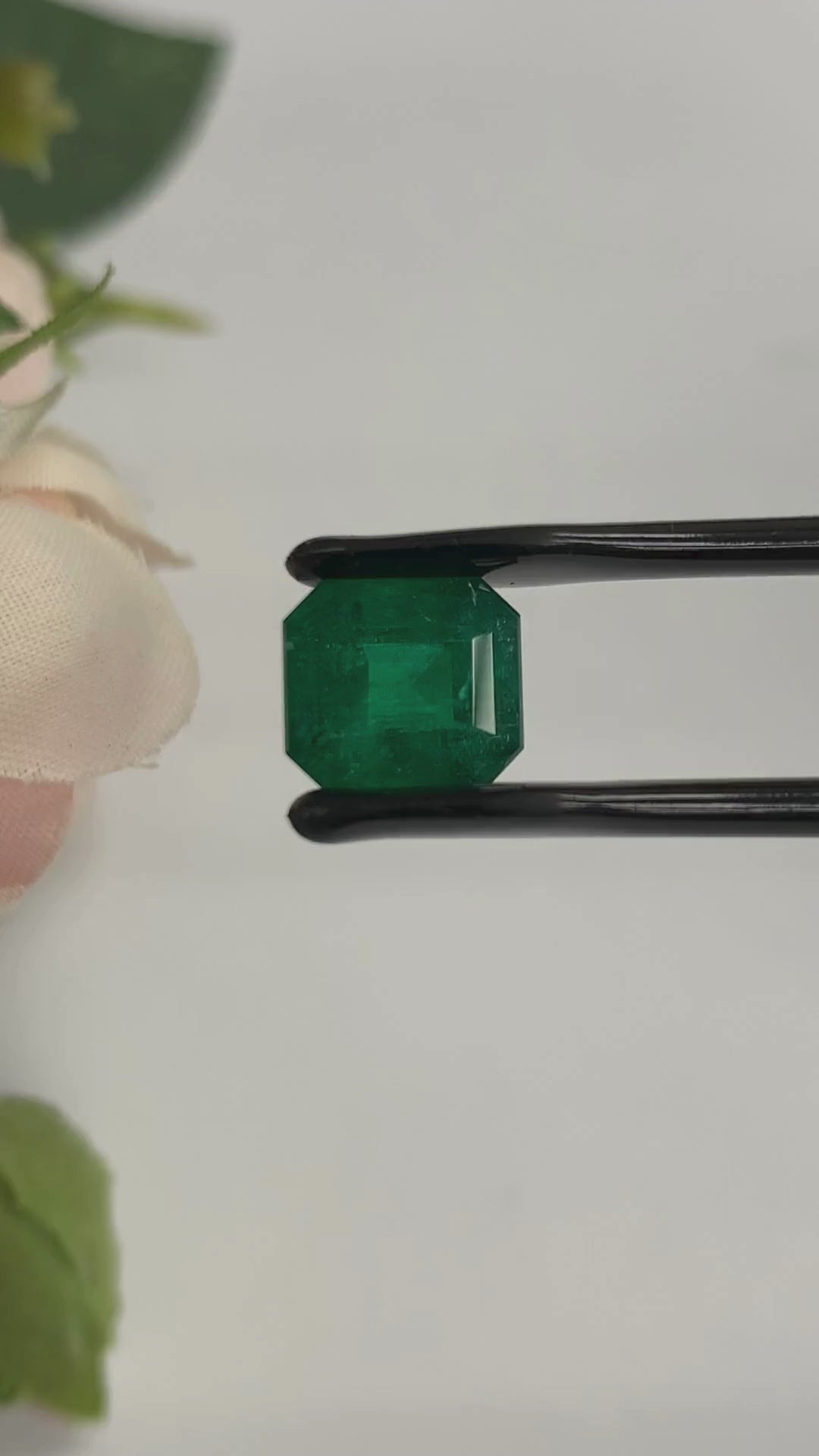 Natural Emerald Gemstones | SR-Takat Gems